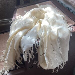 🤍 Vintage Woven White Cream Tasseled Scarf Valentine's Day
